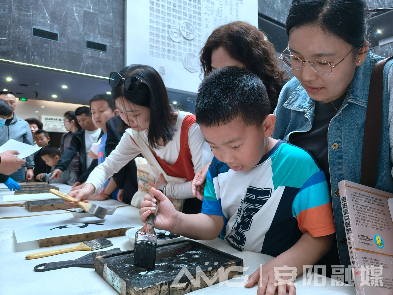 中国文字博物馆：社教活动学“劳动” “字里有戏”有温度